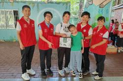 开云体育官方网站-球员们参加社区义工活动,关爱弱势群体