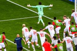 开云体育官网-英格兰队翻盘法国队，马龙惊艳四座的简单介绍