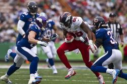 开云体育官网-跨界传奇，当雄鹿打穿掘金，福克斯在欧冠决赛接管比赛