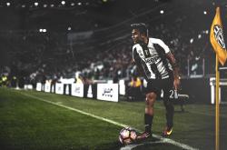 开云下载-英超争冠之夜，马克西完成里程碑，一个改写历史的夜晚