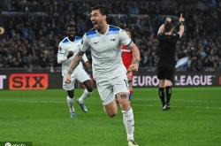 开云体育下载-罗马队在周末比赛中取得胜利并保持领先