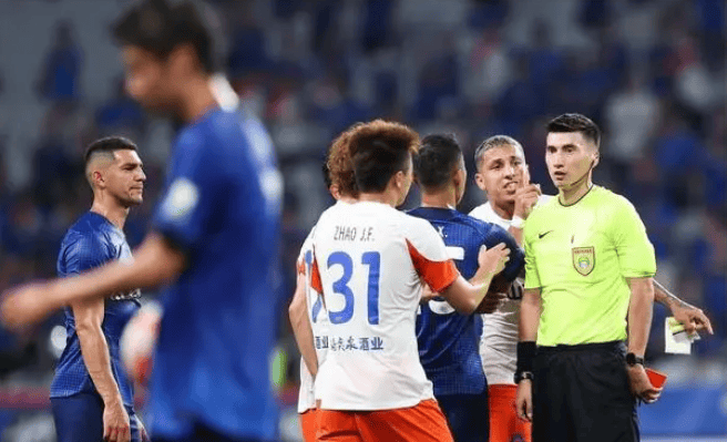 包含欧洲球星云集,顶尖球队对决引发球迷热议的词条 包含欧洲球星云集,顶尖球队对决引发球迷热议的词条