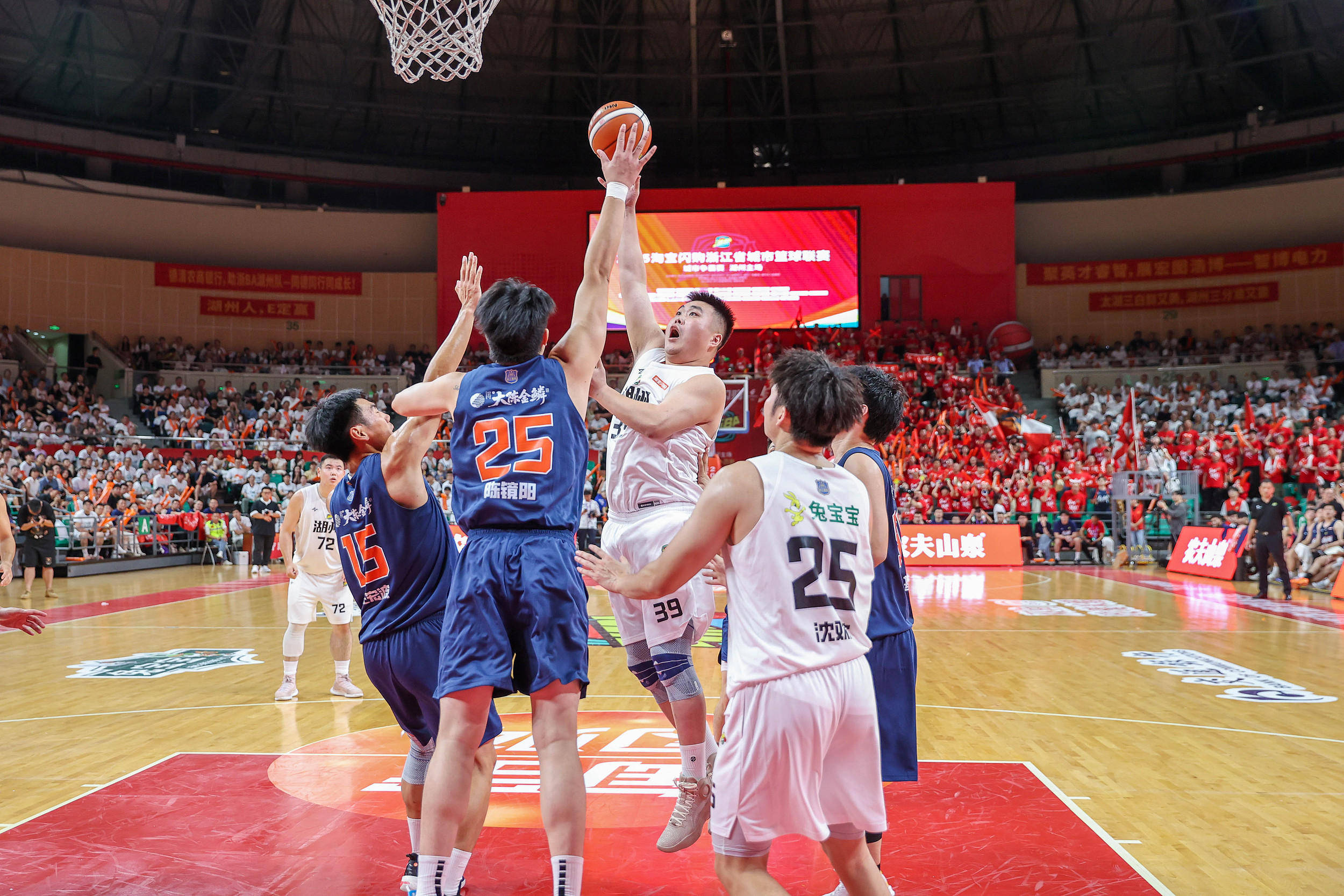 包含体育学院举办篮球夏令营,学员展现拼搏精神的词条 包含体育学院举办篮球夏令营,学员展现拼搏精神的词条