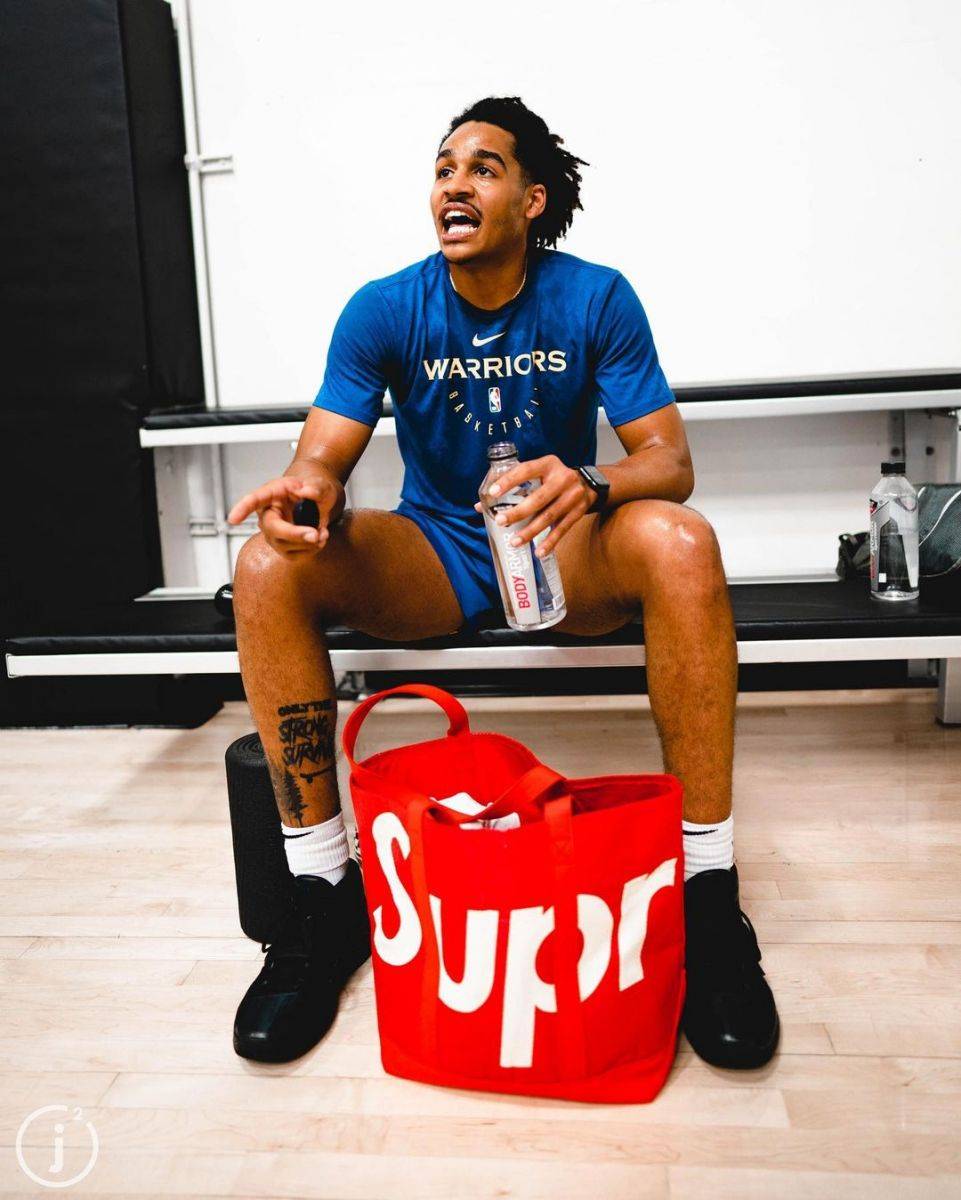 勇士主教练晒训练幕后花絮备战做足功课的简单介绍 勇士主教练晒训练幕后花絮备战做足功课的简单介绍