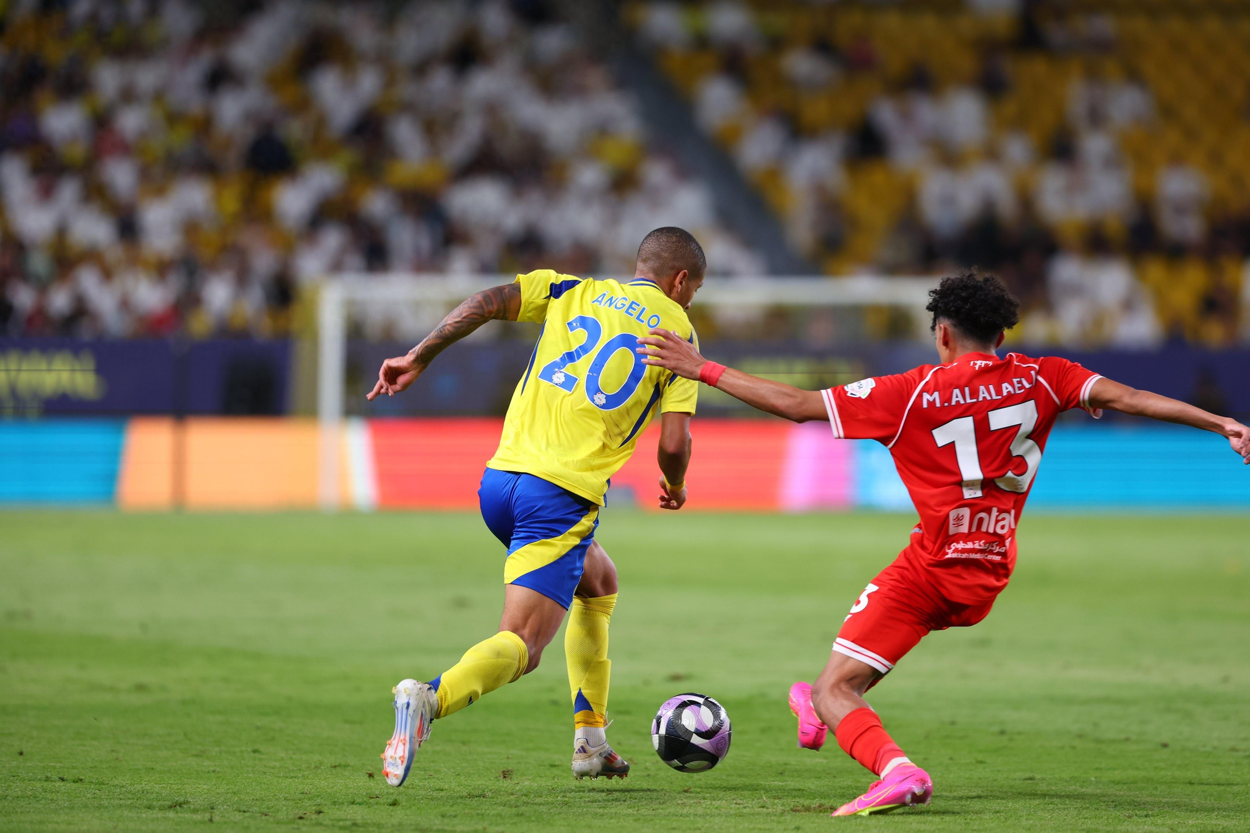 荷兰逆转巴萨，迪马利亚带队取胜