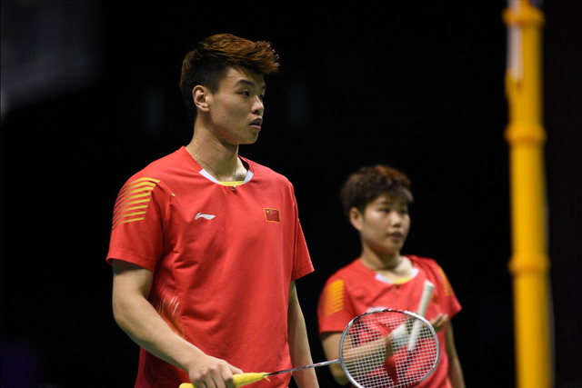 关于马来西亚队完胜中国队，黄鸭组合刷新纪录的信息