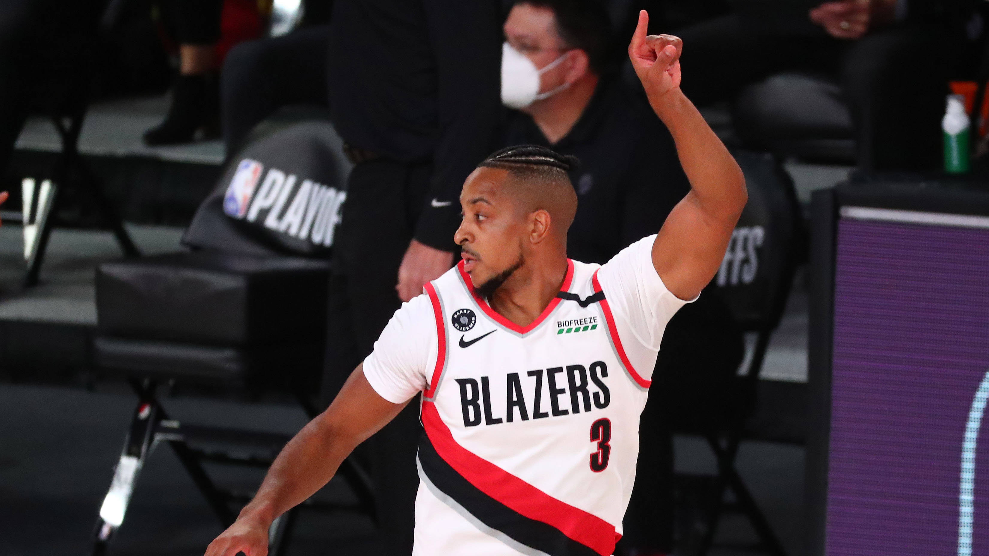 篮网绝杀四川队，麦科勒姆点燃赛场