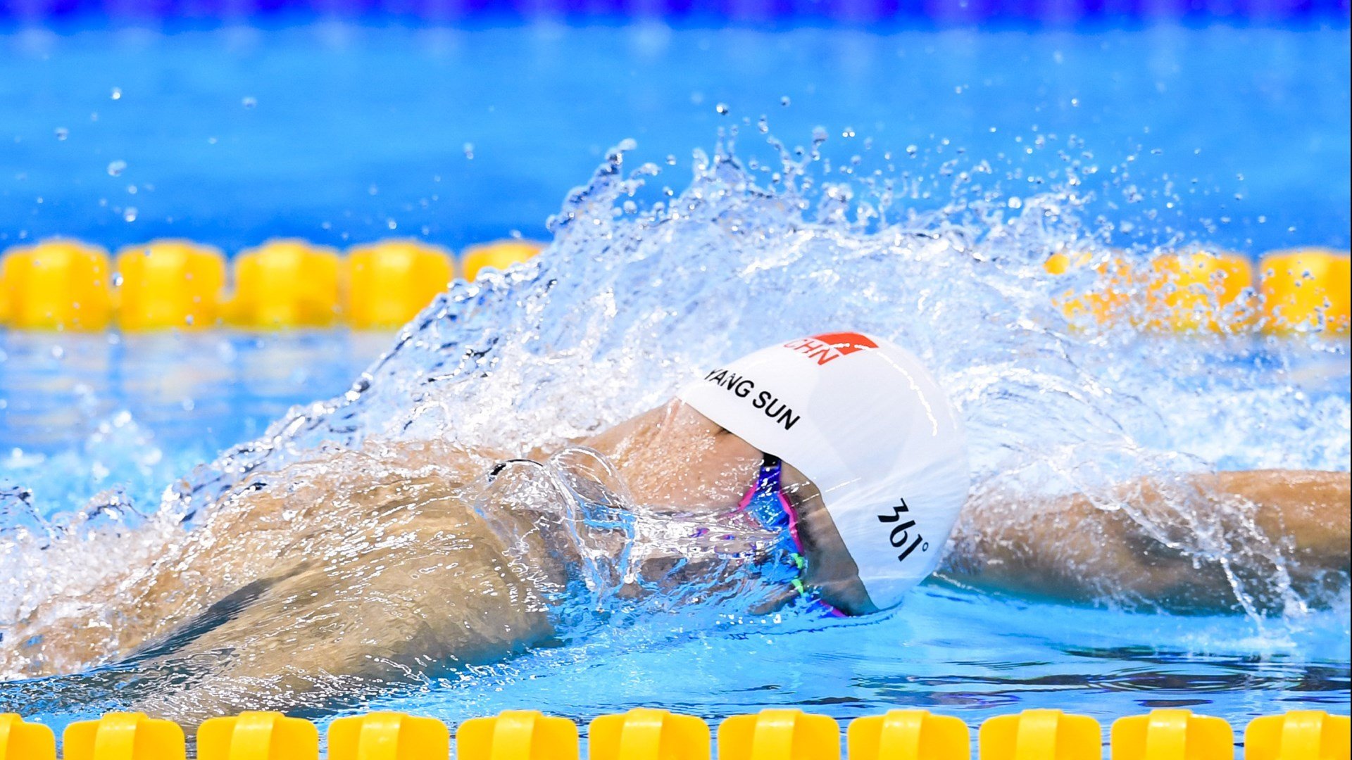 西甲国家德比焦点战，老鹰火力全开，全面压制猛龙式防守