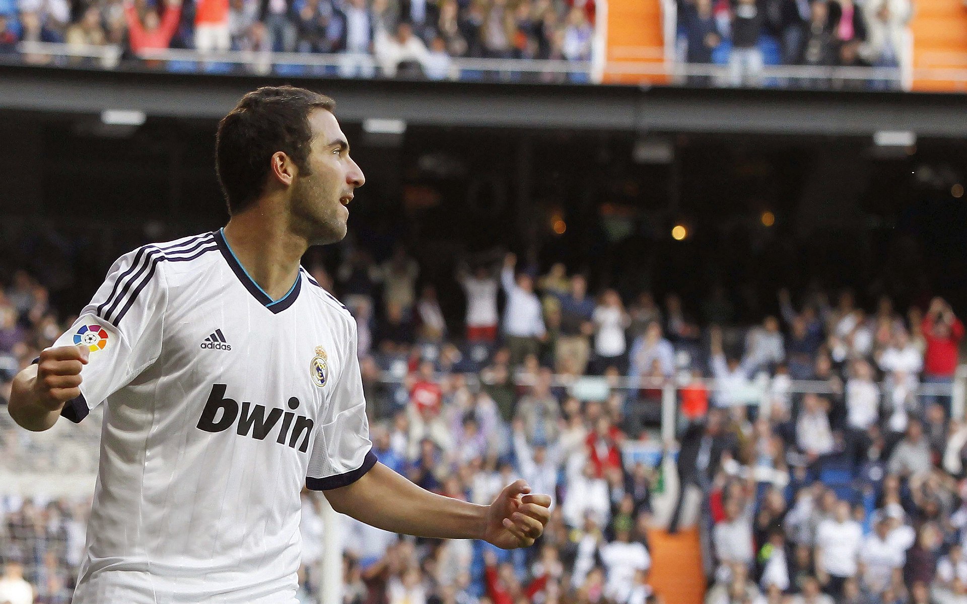 赛道上的逆袭，汉密尔顿领衔雷诺力克哈斯，诠释团队韧性